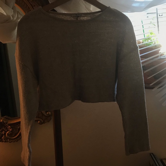 Zara Tops - Cropped knitted Zara sweater